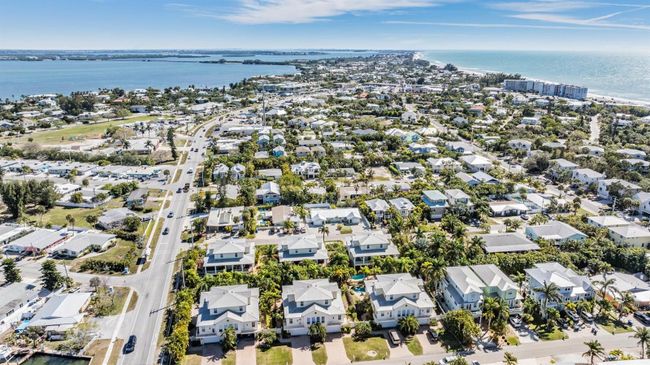 315 64 Th St, Condo with 3 bedrooms, 3 bathrooms and null parking in Holmes Beach FL | Image 52