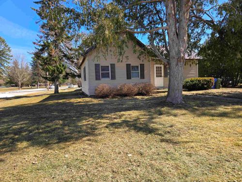 619 W 3rd Street Street, Cresco, IA, 52136 | Card Image