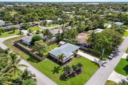 110 Windsor Rd E, Jupiter, FL, 33469-3134 | Card Image