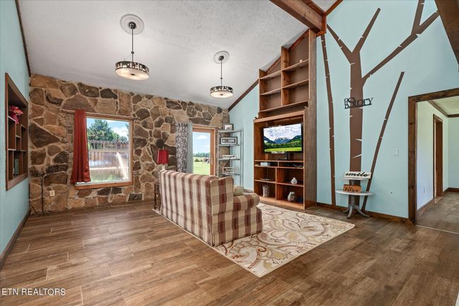 641 Island Ford Rd, House other with 4 bedrooms, 3 bathrooms and 2 parking in Lancing TN | Image 6
