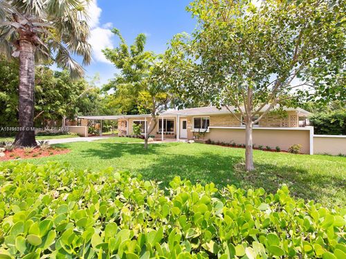 10643 Ne 10th Pl, Miami Shores, FL, 33138-2103 | Card Image