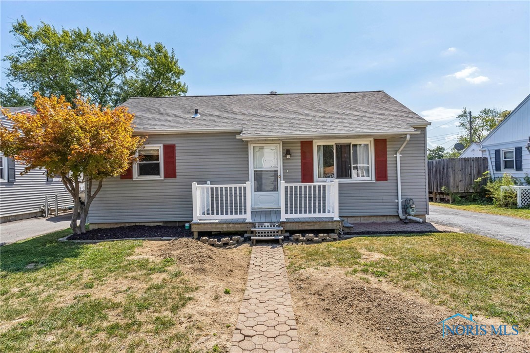 Rector Ave, Findlay, OH 45840
