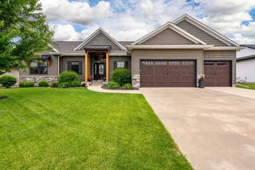 5788 Willmeyer Dr, Bettendorf, IA, 52722-2494 | Card Image