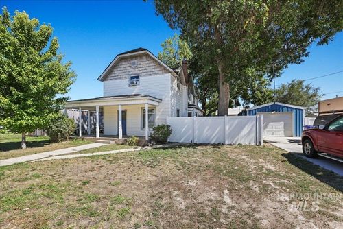 210 N 3rd St, Parma, ID, 83660-5702 | Card Image