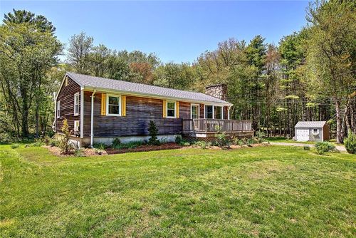 9 Division Rd, Westport, MA, 02790-1382 | Card Image