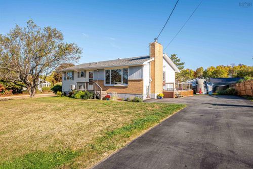 178 Town Rd, Falmouth, NS, B0P1P0 | Card Image