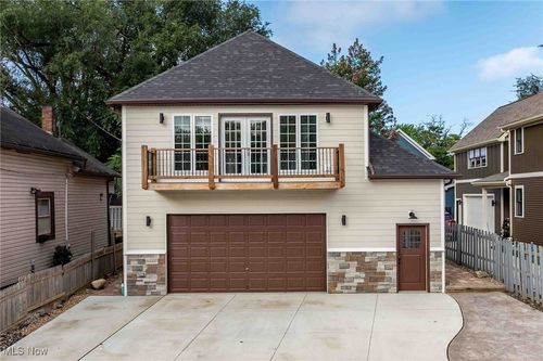 2160 W 40th St, Cleveland, OH, 44113 | Card Image