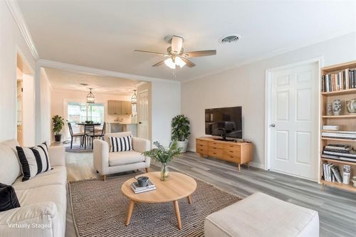 1309 W Lang St, Alvin, TX, 77511-5922 | Card Image