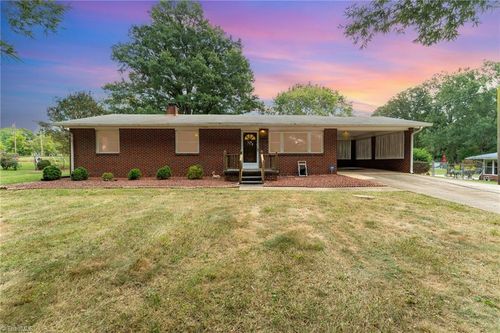 5149 Alaska Rd, Walkertown, NC, 27051-9728 | Card Image