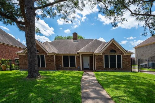 2412 Londonderry Dr, Pearland, TX, 77581-5159 | Card Image