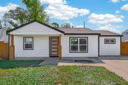 3209 Mccrarey Dr, Houston, TX, 77088-3031 | Card Image