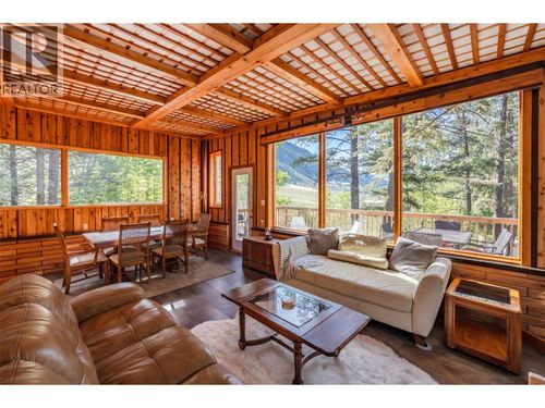 2636 11th St, Keremeos, BC, V0X1N6 | Card Image