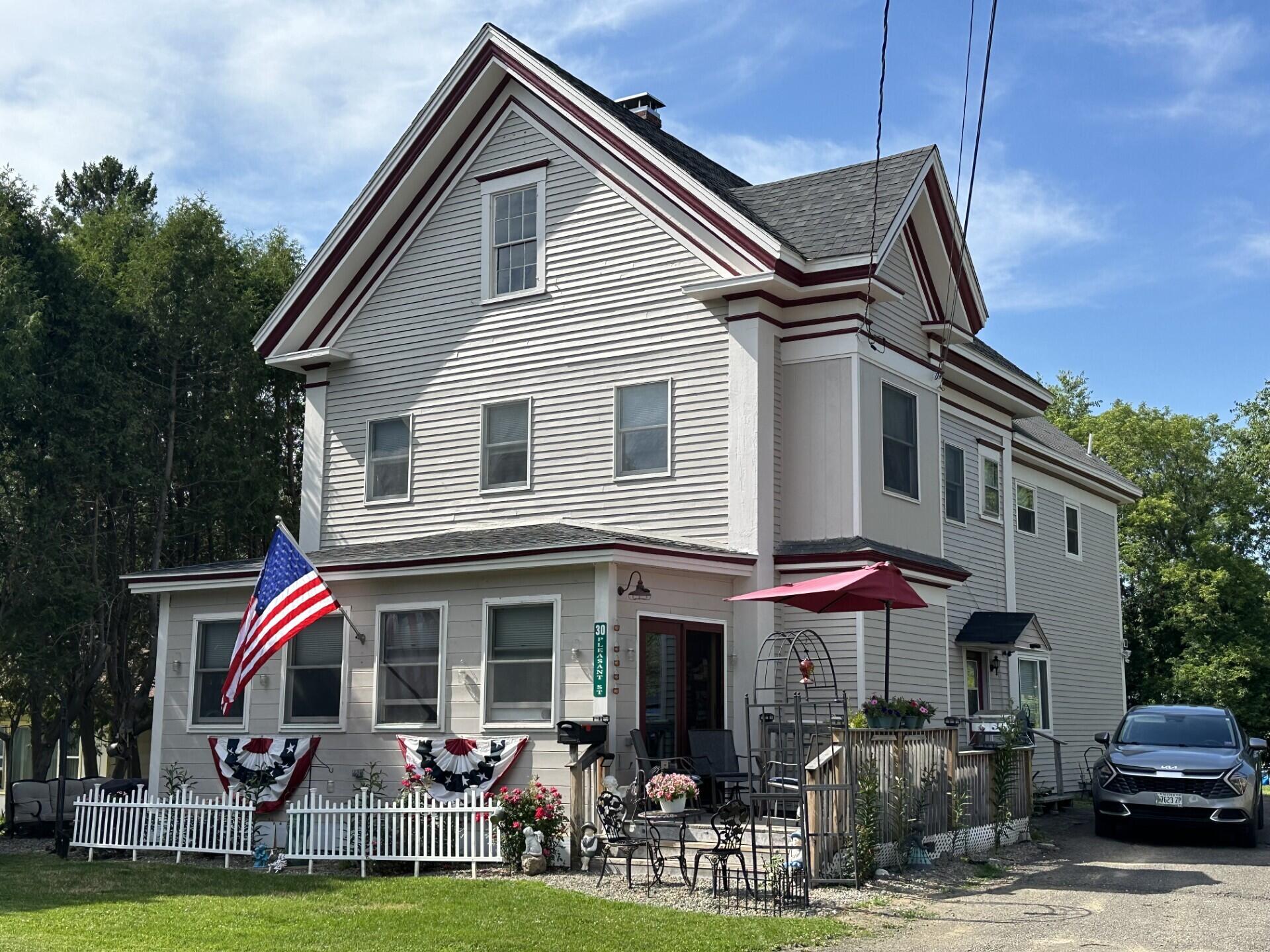 Pleasant St, Houlton, ME 04730