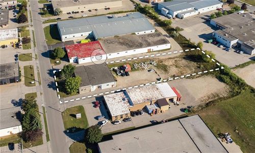 596 Colby Dr, Waterloo, ON, N2V1A2 | Card Image