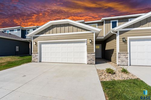 4610 E Whisper Ridge Pl, Sioux Falls, SD, 57108-3170 | Card Image