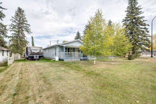 5005 43 Street W, Sylvan Lake, AB, T4S1C1 | Card Image