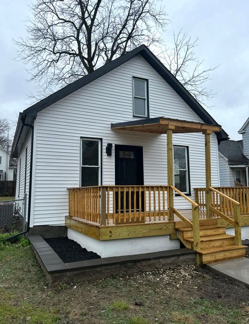 1022 W Taylor St, Bloomington, IL, 61701-4915 | Card Image