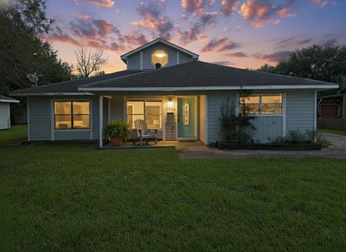 5952 Moonstone St, Port Arthur, TX, 77640-1028 | Card Image