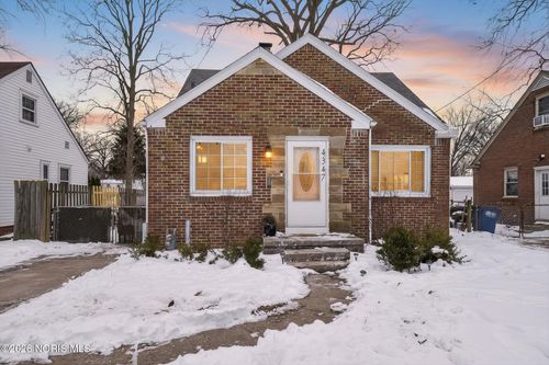4347 Detroit Ave, Toledo, OH, 43614-5368 | Card Image