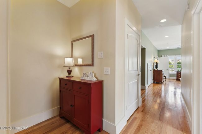 1st floor entry | Image 24