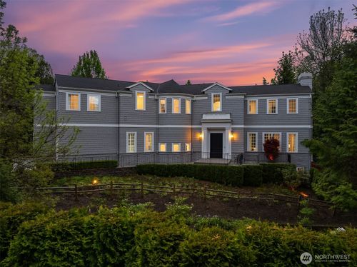 8105 Overlake Dr W, Medina, WA, 98039-4729 | Card Image