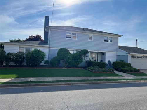 44 Matlock Street, Hempstead, NY, 11561 | Card Image