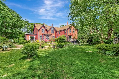 219 Nanaquaket Rd, Tiverton, RI, 02878-4751 | Card Image