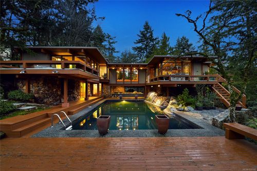 4662 Amblewood Dr, Victoria, BC, V8Y1C2 | Card Image