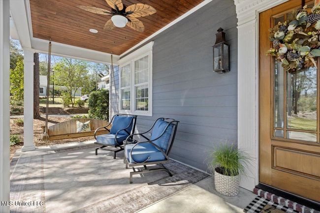 07-Front Porch | Image 7