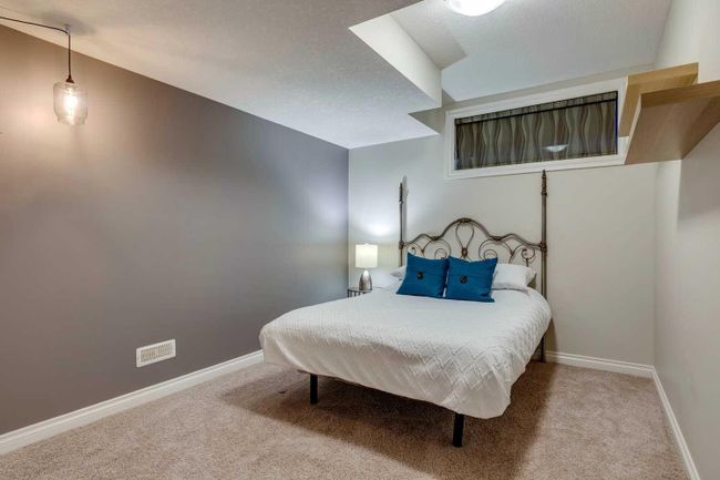 123 Mahogany Bay Se, Home with 4 bedrooms, 3 bathrooms and 7 parking in Calgary AB | Image 35