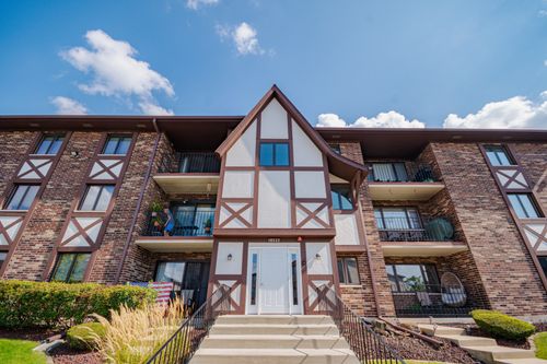 35a-10532 Ridge Cove Dr, Chicago Ridge, IL, 60415-1473 | Card Image