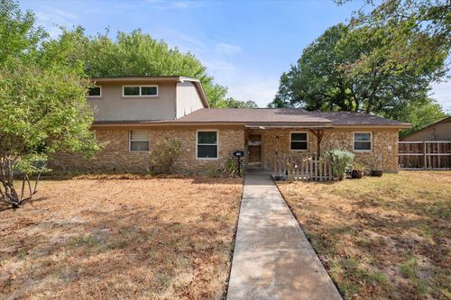 144 Nw Jill Ann Dr, Burleson, TX, 76028-5610 | Card Image