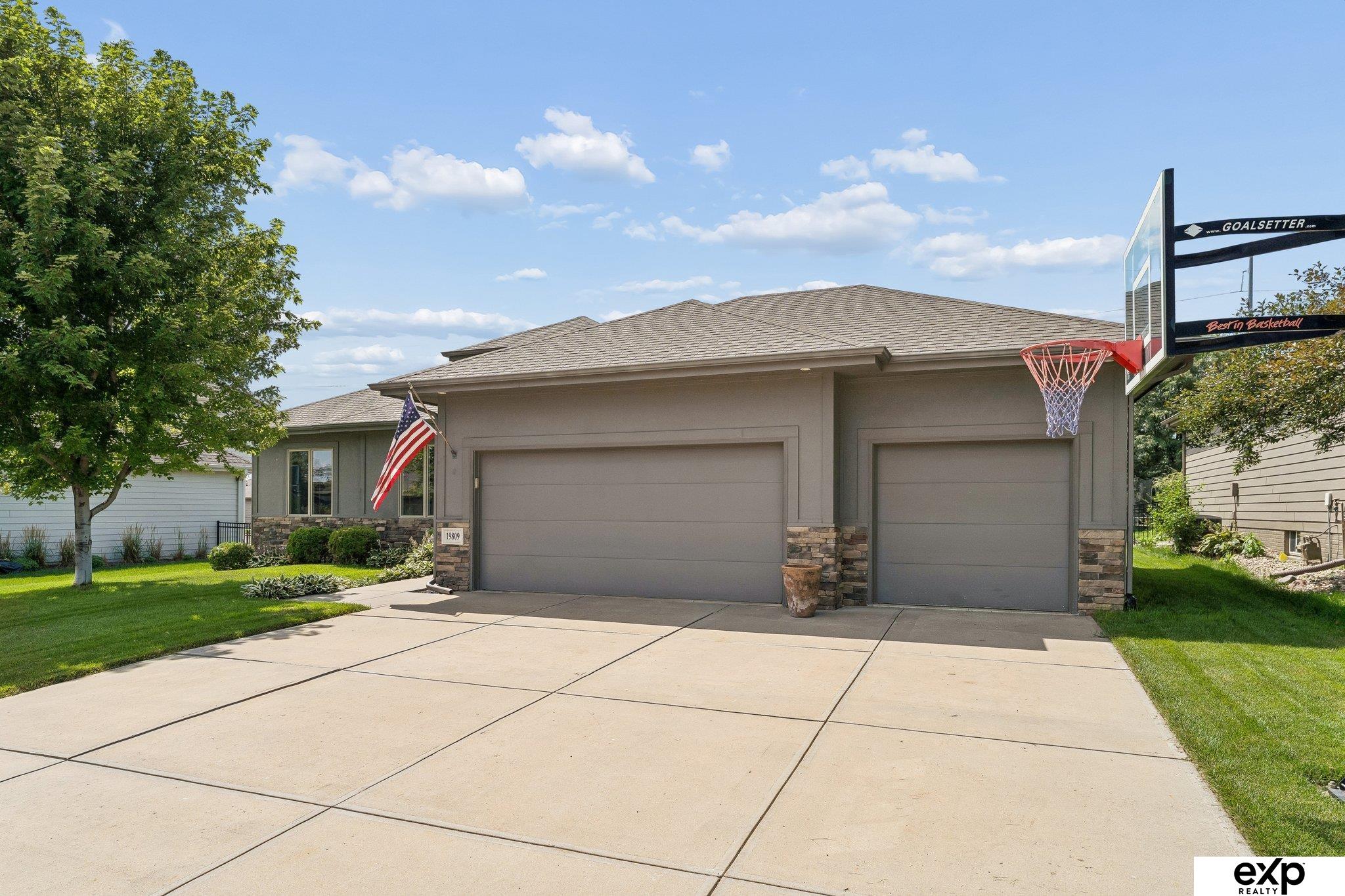 Residential in Elkhorn 3