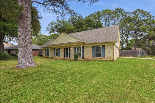 1726 Venetian Cir, Arlington, TX, 76013-3306 | Card Image