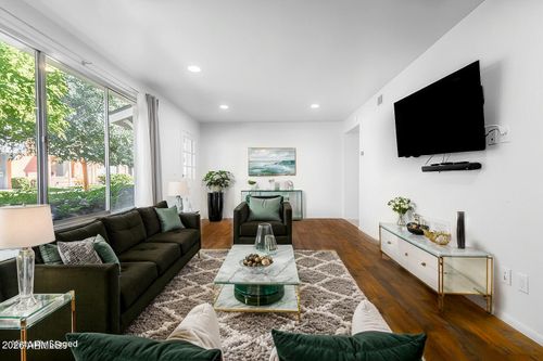 1417 N 44th St, Phoenix, AZ, 85008-5604 | Card Image