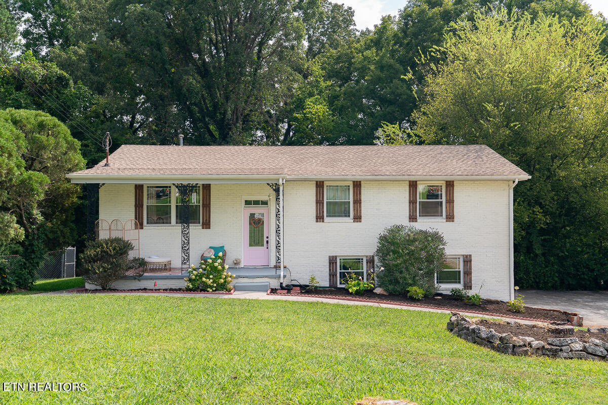 Woodhaven Dr, Knoxville, TN 37914