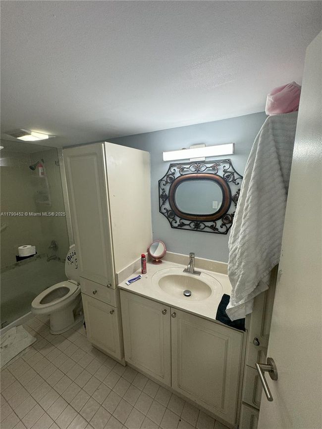 APT-404 - 8005 Lake Dr, Condo with 1 bedrooms, 1 bathrooms and null parking in Doral FL | Image 16