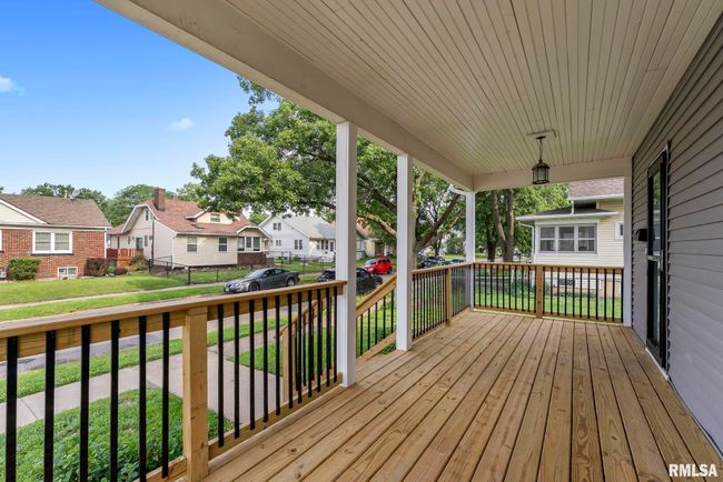 1647 37 Th St, House other with 3 bedrooms, 2 bathrooms and null parking in Rock Island IL | Image 8