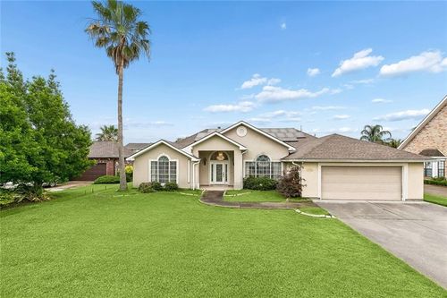 1117 Lake Louise Dr, Gretna, LA, 70056-8328 | Card Image