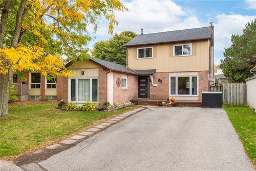 36 Angela Cres, Cambridge, ON, N1S4B6 | Card Image
