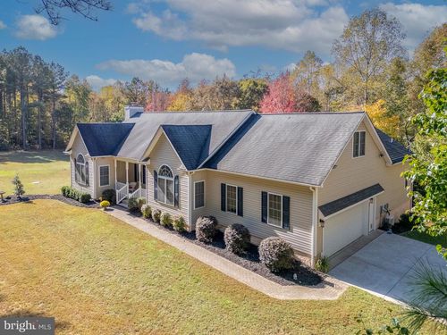 16526 Bald Eagle Dr, King George, VA, 22485-2748 | Card Image