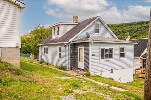 118 1st St, Hollsopple, PA, 15935-8605 | Card Image