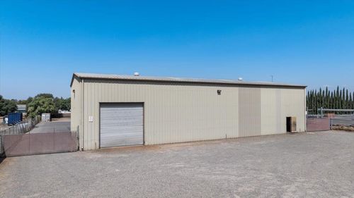 624 Armstrong Way, Oakdale, CA, 95361-9304 | Card Image