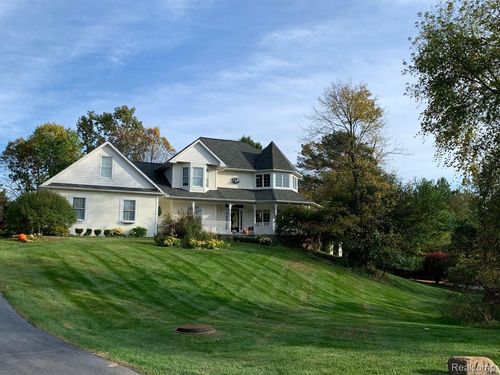 962 Hidden Valley Dr, Lake Orion, MI, 48362-1749 | Card Image
