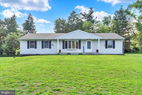 24 Keeney Sunset Dr, SHREWSBURY, PA, 17361-1853 | Card Image