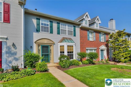 1942 Pine Ct, Hellertown, PA, 18055-2803 | Card Image