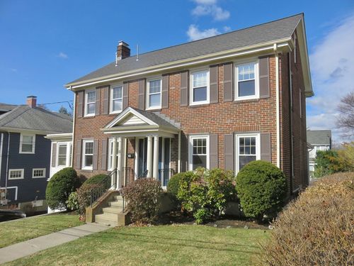 35 Lovell Rd, Watertown, MA, 02472-3376 | Card Image