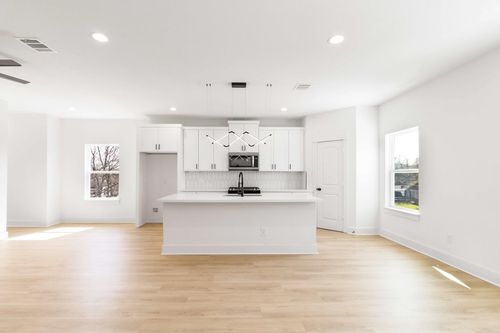 b-4114 Castor St, Houston, TX, 77022-4030 | Card Image