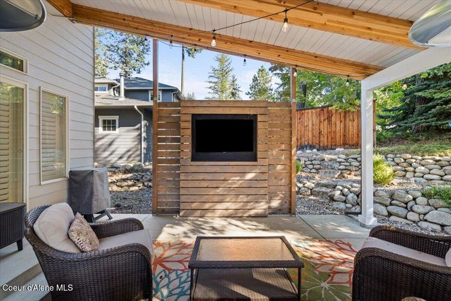 Entertainer's dream backyard | Image 35