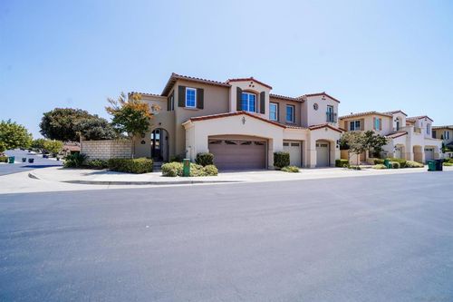 5437 Caminito Bayo, La Jolla, CA, 92037 | Card Image